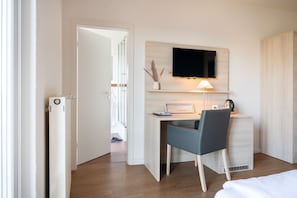Standard Double Room, Sea View | 1 bilik tidur, peralatan tempat tidur hipoalergenik