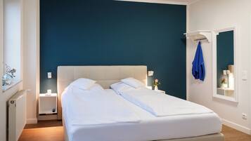 Standard Double Room, Sea View | Hypo-allergenic bedding, in-room safe, desk, free WiFi
