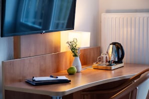 Standard Single Room, Sea View | 1 bilik tidur, peralatan tempat tidur hipoalergenik