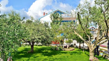 Apartment, Multiple Beds | Courtyard