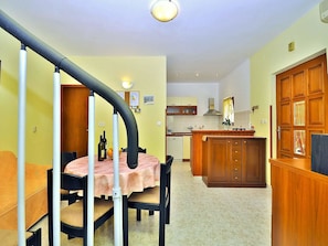 House, Multiple Beds | Private kitchen | Stovetop, dishwasher