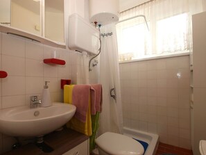 Apartment, 1 Doppelbett und Schlafsofa | Badezimmer | Dusche