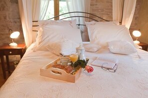 Villa, Multiple Beds
