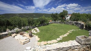 Property grounds - Villa Gelci (Rasa)