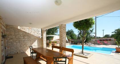 Villa Nada Flores