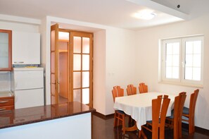 Apartment, Multiple Beds | Private kitchen