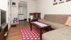 Apartment, 1 Double Bed | Private kitchen
