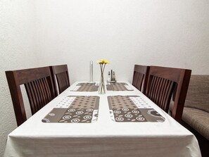 Apartment, 1 Doppelbett | Eigene Küche | Herdplatte, Kochgeschirr/Geschirr/Besteck