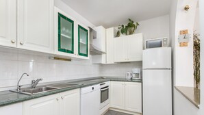 Private kitchen - Villa Paula Ciovo (Okrug)