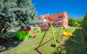 Villa - flere senge | Område for børn
