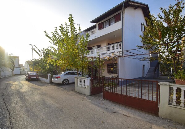 Apartment, Multiple Beds | Front of property