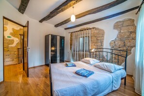 Villa, letti multipli | Cucina privata | Piano cottura, lavastoviglie, pentole/stoviglie/utensili