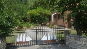 House, Multiple Beds | Front of property - Holiday House Fragola (Tinjan)