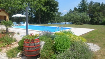 Hus, flere senger | Utendørsbasseng