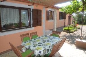 House, Multiple Beds | Terrace/patio - Holiday House Fragola (Tinjan)