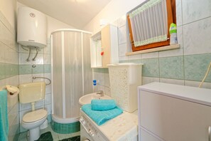 Apartment, 1 Double Bed with Sofa bed | Bathroom - Apartment Mirijana Stinjan / One Bedroom A1 (Pula)