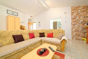 Apartment, 1 Double Bed with Sofa bed | Living room | TV, fireplace, DVD player