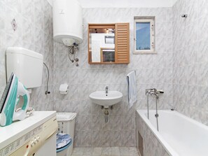 Bathroom - Apartment Katien / One Bedroom A1 (Medulin)