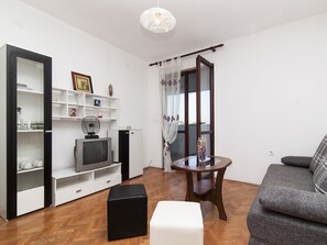 Apartment, 1 Doppelbett und Schlafsofa | Wohnzimmer | Fernseher