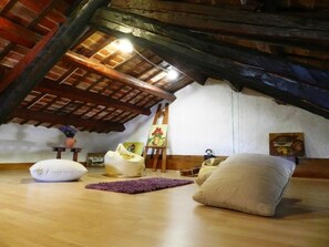 Casa, varias camas | Cocina privada | Parrilla de estufa, lavavajillas y utensilios de cocina 