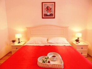 Ferienhaus, Mehrere Betten | Eigene Küche | Herdplatte, Geschirrspüler, Kochgeschirr/Geschirr/Besteck