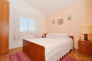 Apartment, Multiple Beds | Private kitchen