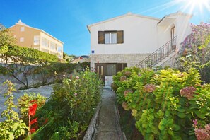 Apartment, Multiple Beds | Front of property