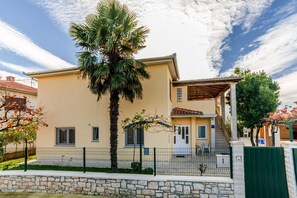 Front of property - Villa Cera (Vodnjan)