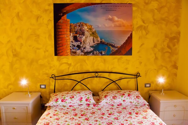 Classic Double Room (Manarola) | Desk, cots/infant beds, free WiFi - Affittacamere Rosy (La Spezia)