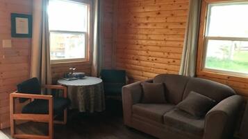 Superior-dobbeltværelse - eget badeværelse - udsigt til have (Guest House #2) | Interiør