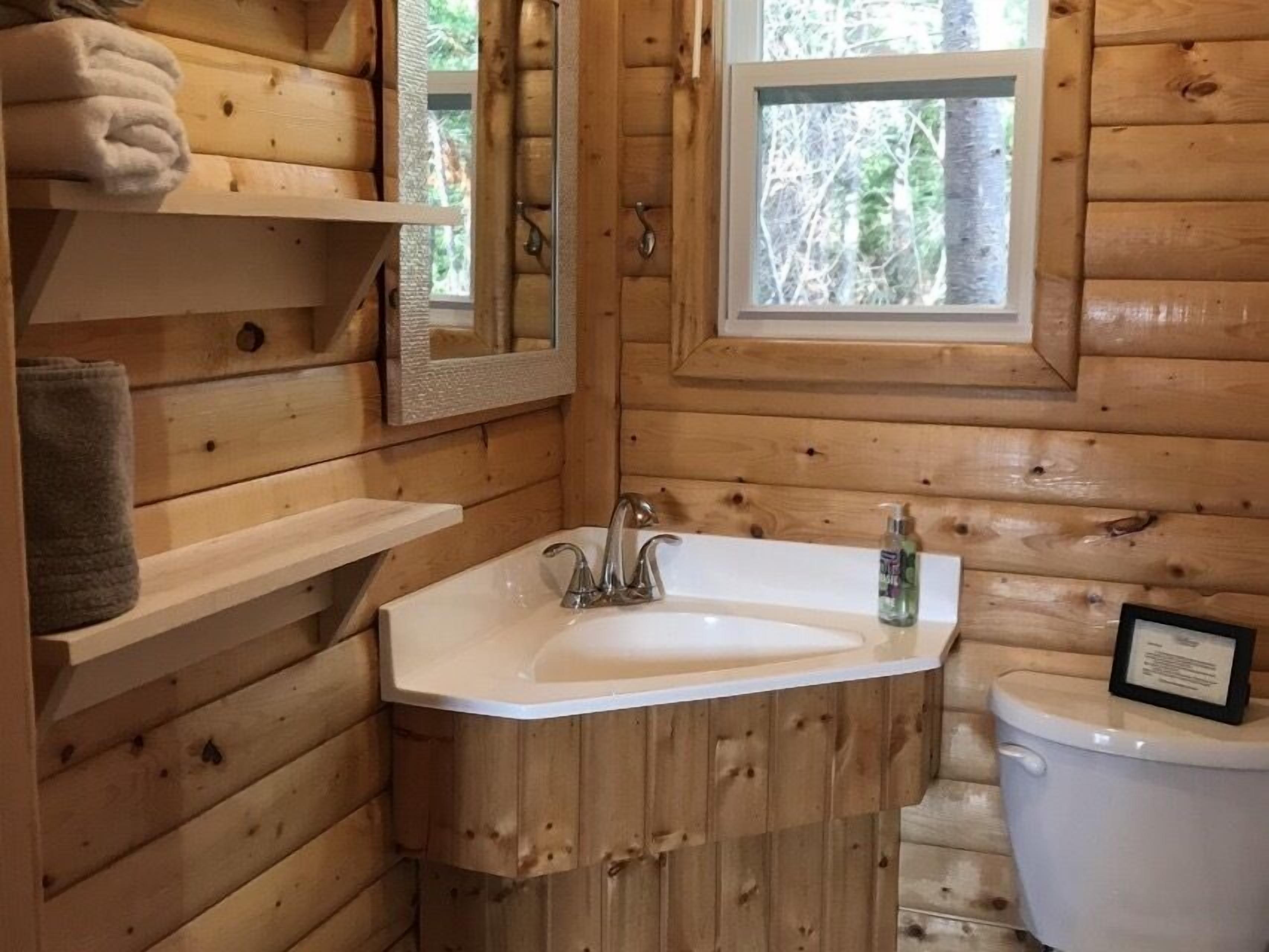 Superior Double Room, Ensuite, Garden View (Guest House #2) | Bathroom