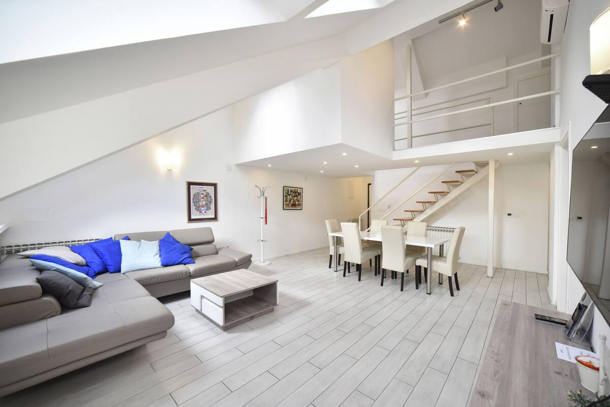 Comfort Apartment | Living area | Flat-screen TV