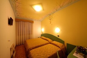 Panorama kamer, uitzicht op vallei | Een minibar, een kluis op de kamer, individueel gedecoreerd