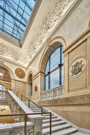 Escaleras. DoubleTree by Hilton Trieste