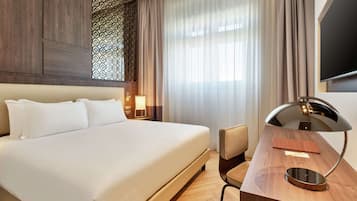 Suite, 1 Schlafzimmer (King Bed, Historical) | Minibar, Zimmersafe, Schreibtisch, schallisolierte Zimmer