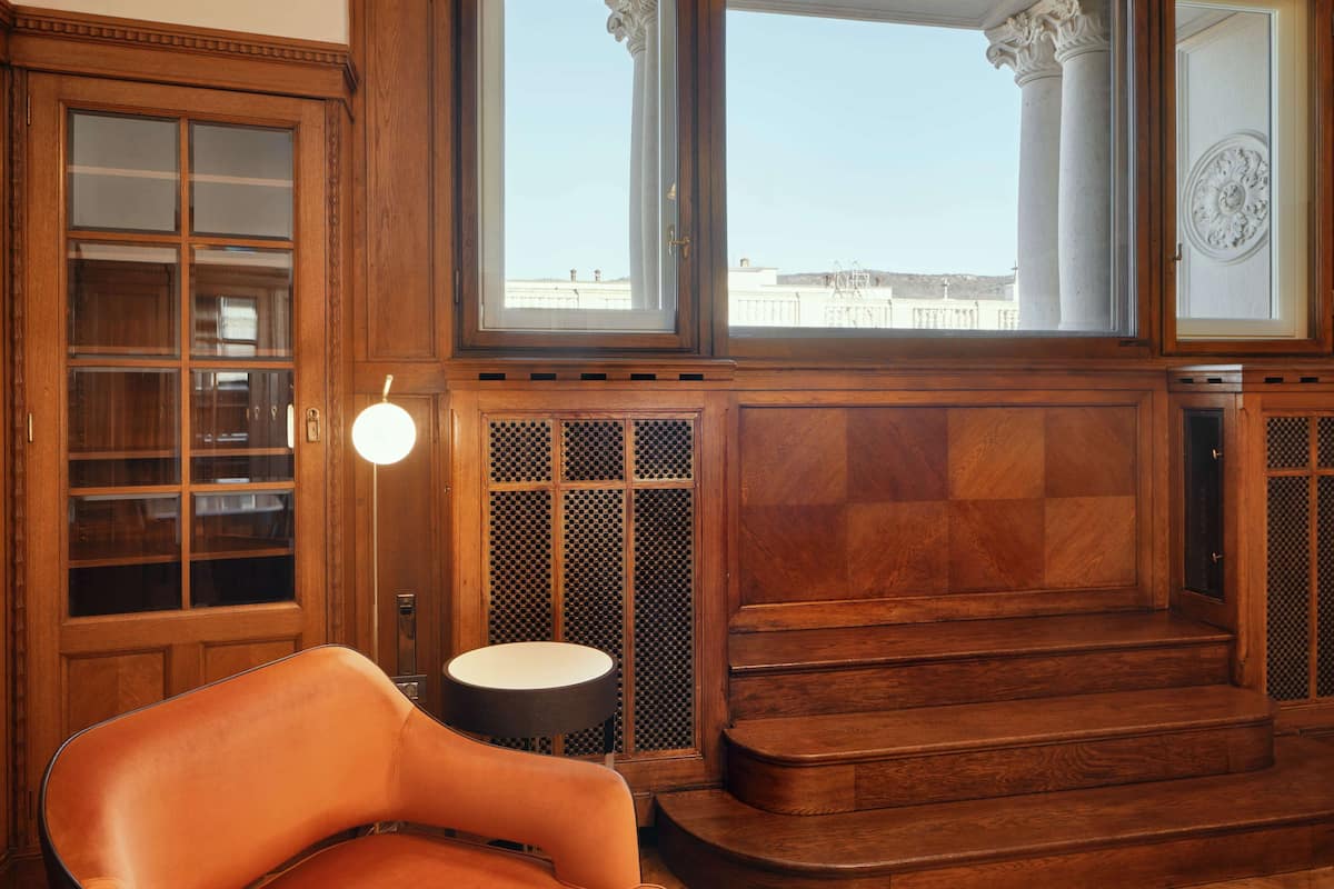 suite, 1 bedroom (king bed, historical) | minibar, in-room safe, desk, soundproofing