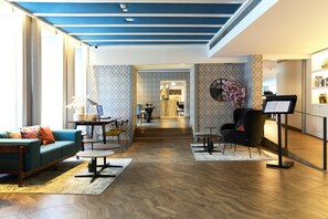 Interior entrance - Catalonia Porto (Porto)