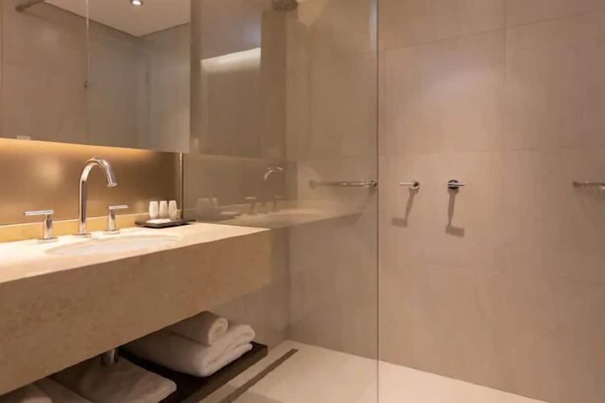 浴室 | 吹風機、坐浴桶、毛巾、肥皂