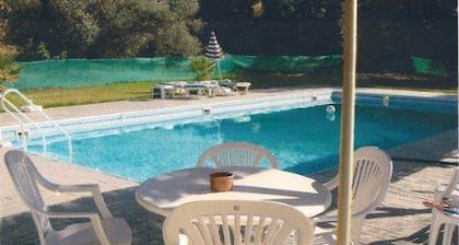 Layia Bungalow