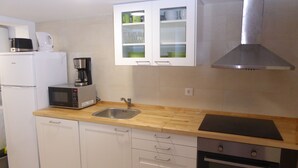 Familienapartment, 2 Schlafzimmer | Eigene Küche | Wasserkocher mit Kaffee-/Teezubehör, großer Kühlschrank, Mikrowelle