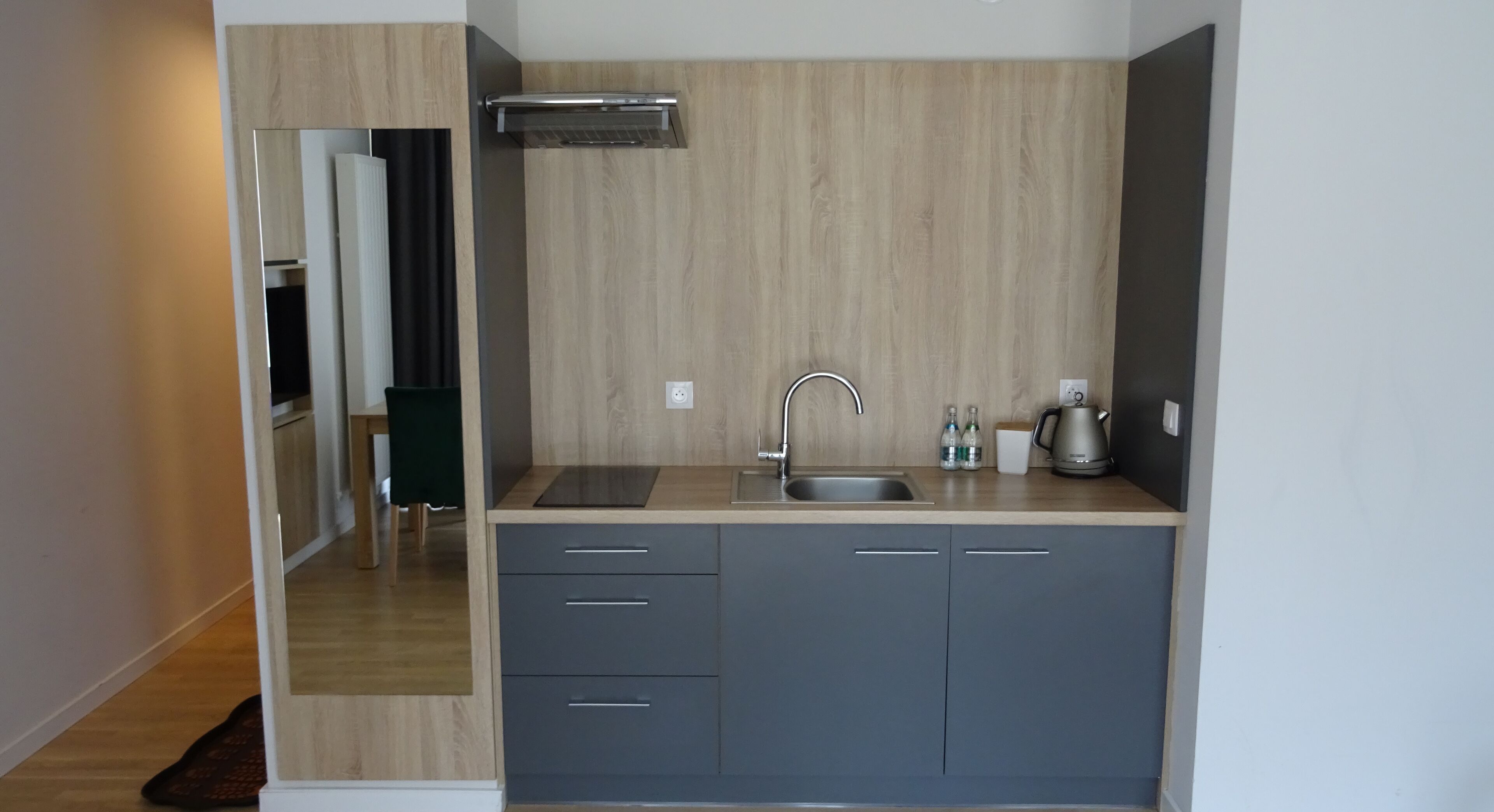 Herdplatte, Wasserkocher mit Kaffee-/Teezubehör, Wasserkocher