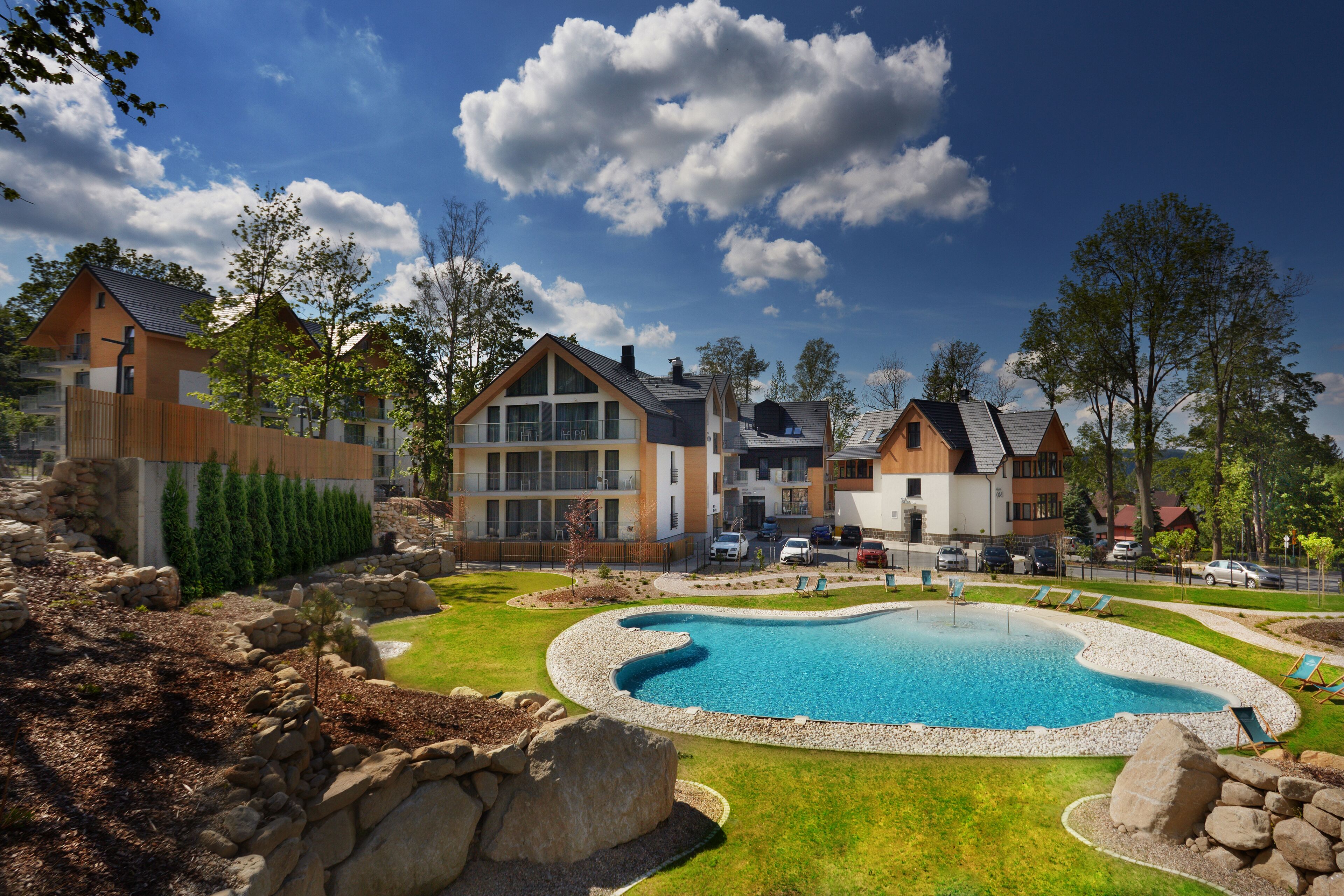 Indoor pool, seasonal outdoor pool, sun loungers