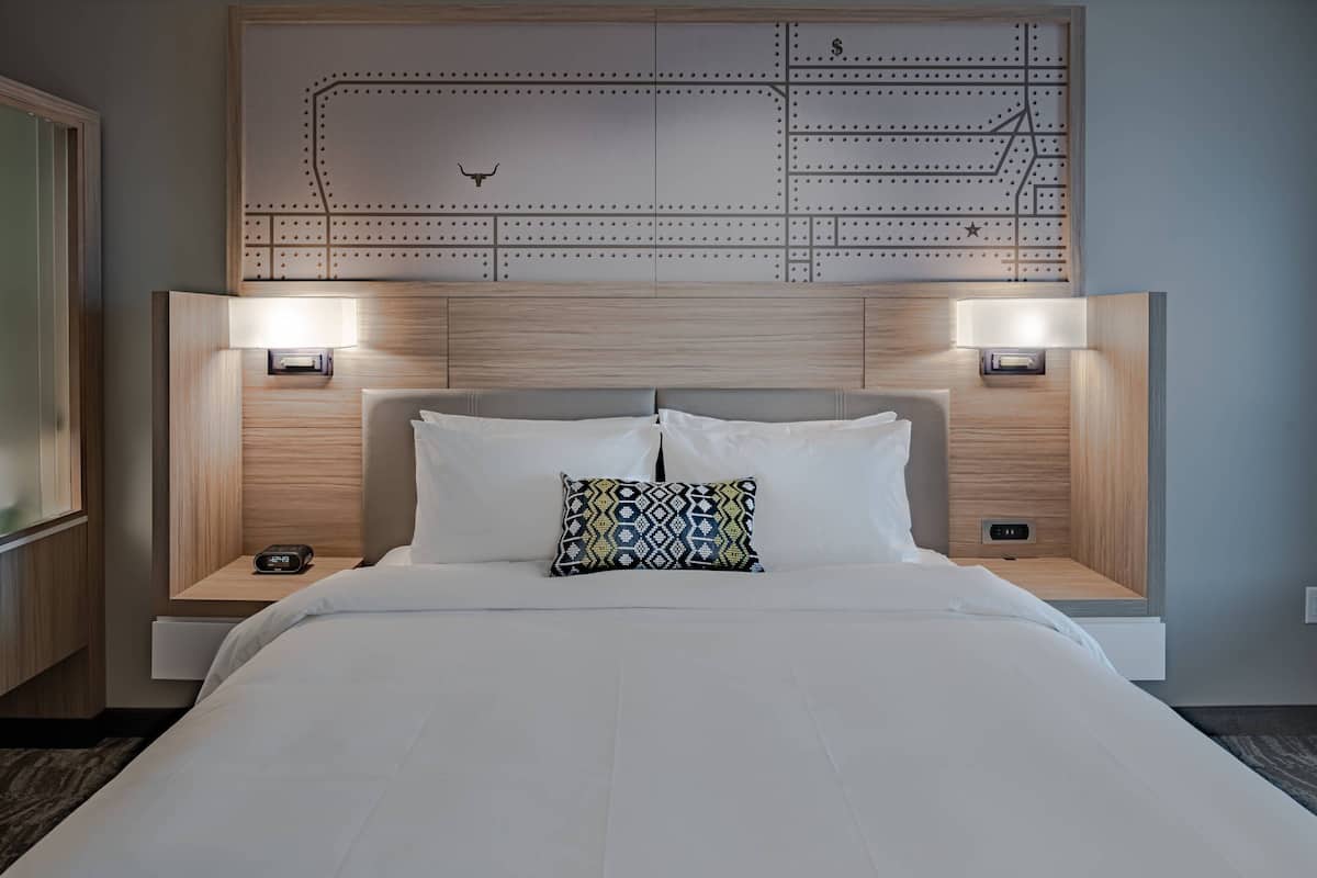 1 bedroom, premium bedding, minibar, in-room safe