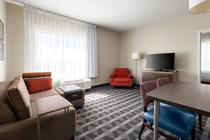 Blackout curtains, iron/ironing board, free wired Internet, bed sheets - TownePlace Suites by Marriott Lafayette South (Lafayette)