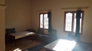 Breakfast, lunch, dinner served; local cuisine