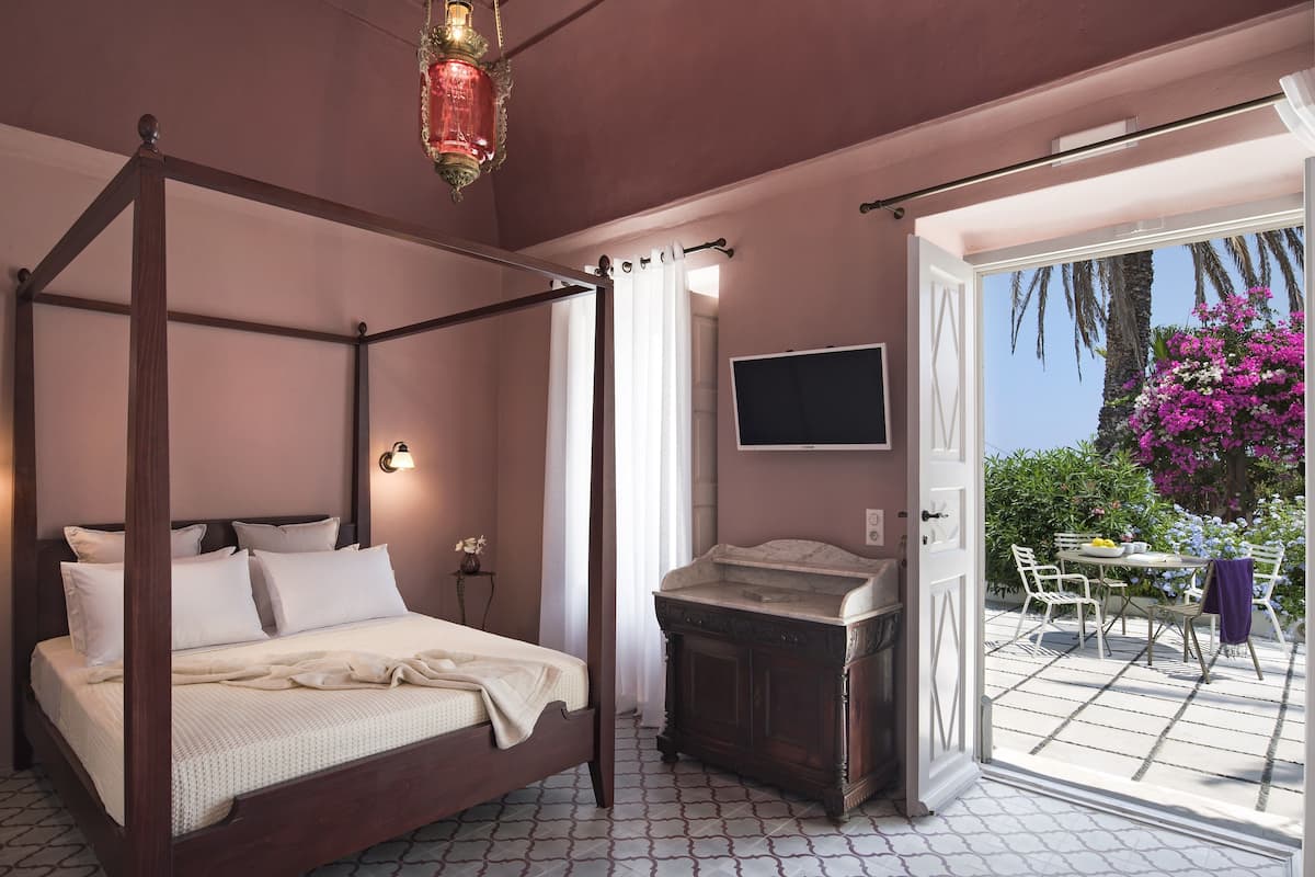Suite (Red) | 1 bedroom, in-room safe, individually decorated, individually furnished