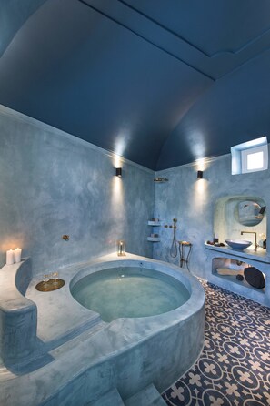 Suite (Blue) | Bathroom | Free toiletries, hair dryer, slippers, towels - Dimael Mansion (Santorini)