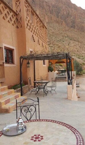 Frukost, lunch och middag serveras