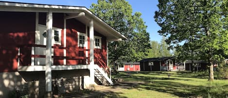 المنطقة المحيطة بالمنشأة