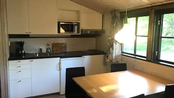 Standard Cabin, 3 Bedrooms | Private kitchenette | Fridge, microwave, stovetop, coffee/tea maker